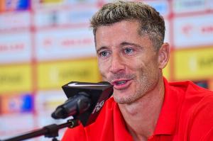 莱万：巴黎和拜仁的胜者会拿欧冠 去尤文还是米兰？我们很快会谈