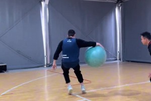 兄弟，篮球打腻了？打一打大球呢？