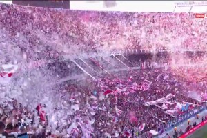 全是人！感受一下河床主场vs博卡令人窒息的氛围