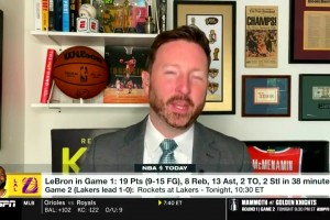 不得了！一位美式橄榄球撞脸布朗尼！